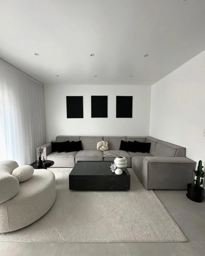 Monochromatic Elegance with Modern Geometry