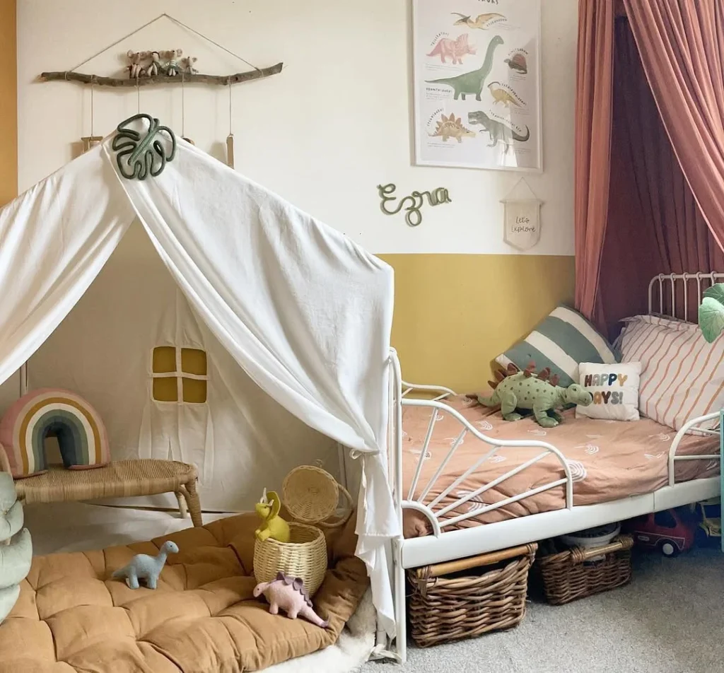 4.A Cozy Dinosaur-Themed Retreat
