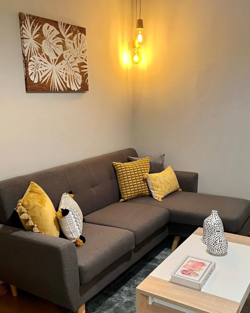 Warm and Welcoming Living Room Decor